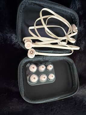 Beats by Dr. Dre urBeats3 In-Ear Headphones Lightning Connector- Satin Gold